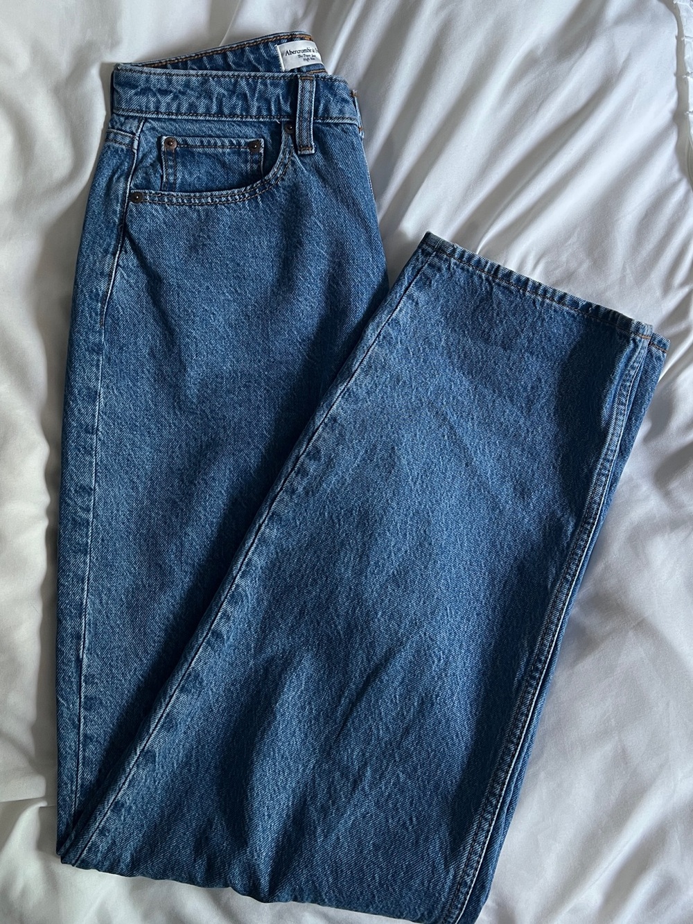 Taper Jean High Rise - Picture 4 of 4